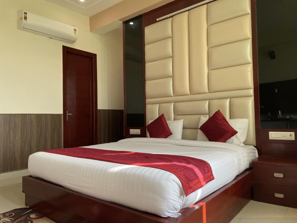 Sumedha G Village Resort And Spa Raiwala Exterior foto